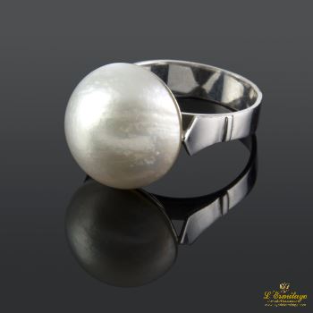 ANILLOS / SORTIJAS<BR>SORTIJA ORO BLANCO CON MEDIA PERLA CUL... · ref.: (SX)