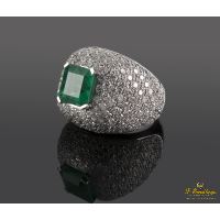 Sortija oro blanco esmeralda y cuajado de diamantes