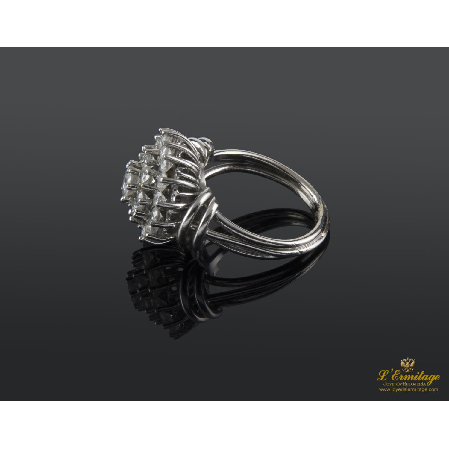 Sortija oro blanco y btes.