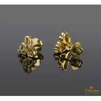 Pendientes en oro amarillo con brillantes.