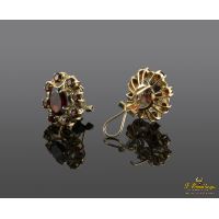 Pendientes en oro amarillo con granates