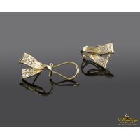 Pendientes en oro amarillo con brillantes.