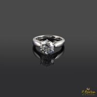 Solitario oro blanco con diamante color e, pureza vvs1 y peso 2,52 cts.