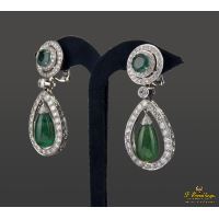 Pendientes colgantes oro blanco diamantes y esmeraldas.