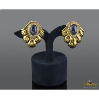 Pendientes oro amarillo zafiros y diamantes. Diseñados por luis gil.