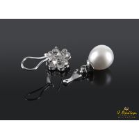 Pendientes colgantes desmontables oro blanco perlas y diamantes.