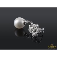 Pendientes colgantes desmontables oro blanco perlas y diamantes.