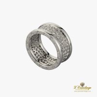 Anillo b.Zero1 en oro blanco de 18 qt con pavé de diamantes en la espiral. Talla nº: 19 