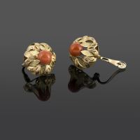 Pendientes oro amarillo y coral