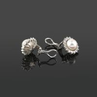 Pendientes oro blanco perla y orla de diamantes