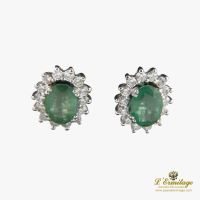 Pendientes oro blanco esmeralda y orla de  diamantes