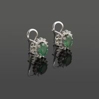 Pendientes oro blanco esmeralda y orla de  diamantes