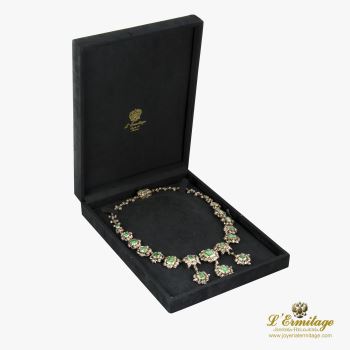 COLLARES<BR>GARGANTILLA ANTIGUA ORO BLANCO ESMERAL... · ref.: (MIMX)