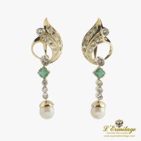 Pendientes colgantes oro amarillo, perlas, esmeraldas y circonitas.