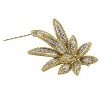 Broche-alfiler en forma de hoja oro amarillo oro blanco y diamantes