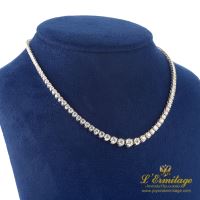 Collar riviere en oro blanco con diamantes naturales.