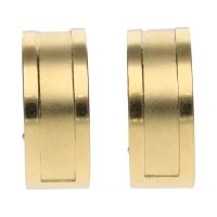 Pendientes argollas en oro amarillo con cierre omega.