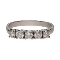 Sortija cinquillo en oro blanco y brillantes. Talla 20.