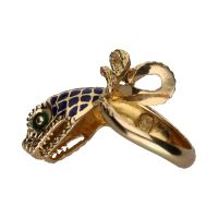 Sortija forma de serpiente en oro amarillo con esmalte. Talla 13.