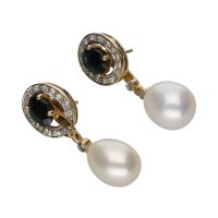 Pendientes desmontables en oro amarillo con turmalinas, brillantes y perlas.