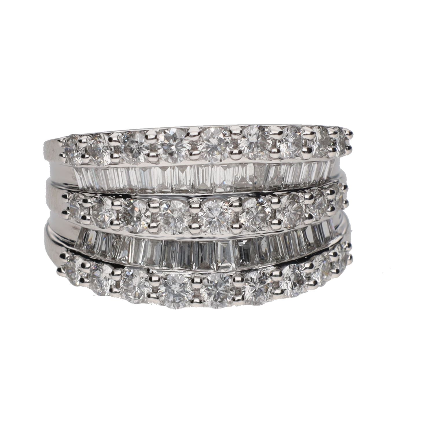 Sortija ancha en oro blanco 14k con diamantes. Talla 14.