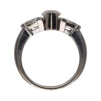 Sortija en oro blanco con diamantes. Talla 15.