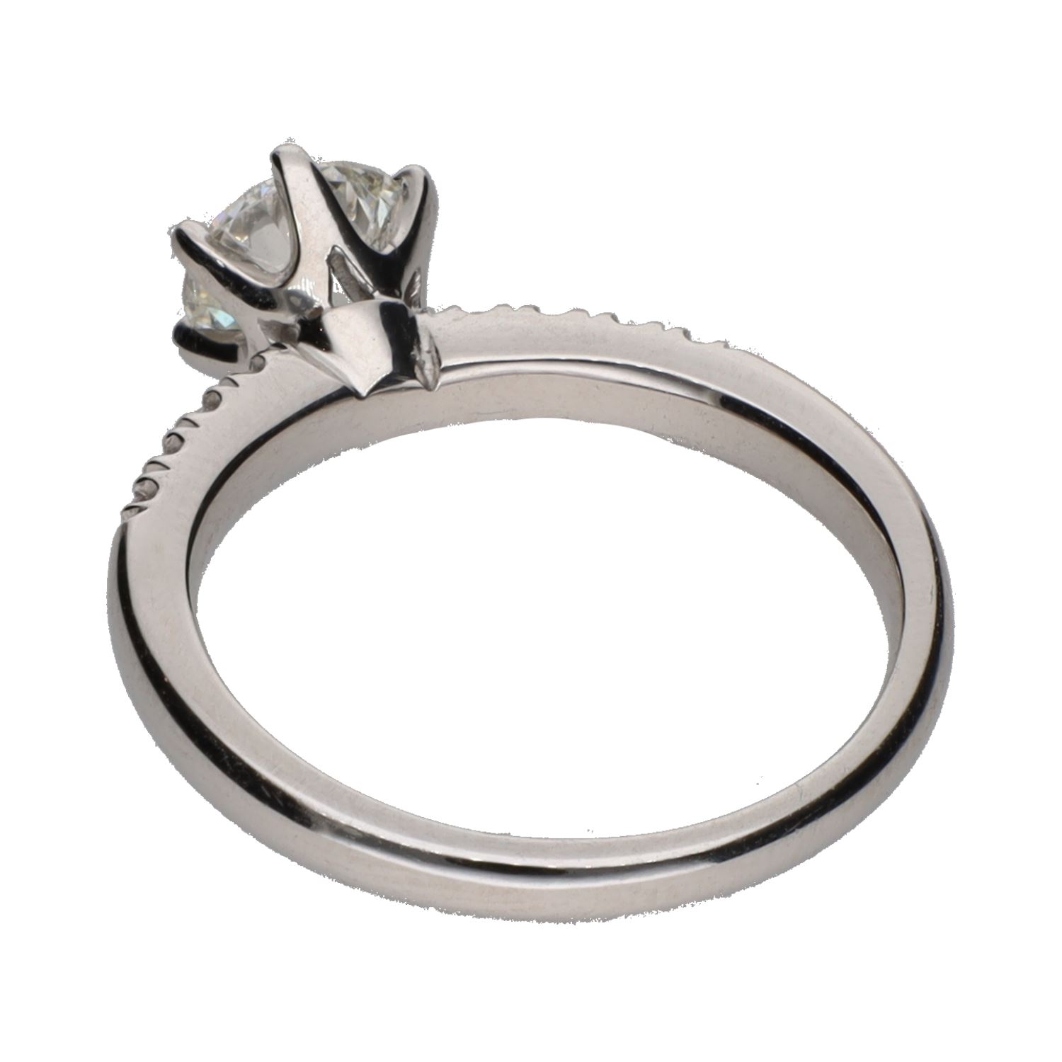 Sortija solitario en oro blanco con brillantes. Talla 13.