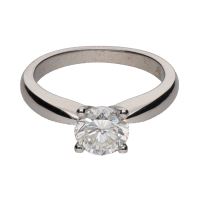 Sortija solitario en oro blanco con un brillante de 1,13ct. Talla 12.