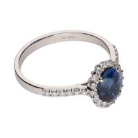 Sortija en oro blanco con zafiro y brillantes. Talla 14.