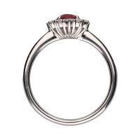 Sortija en oro blanco con rubí y brillantes. Talla 14.