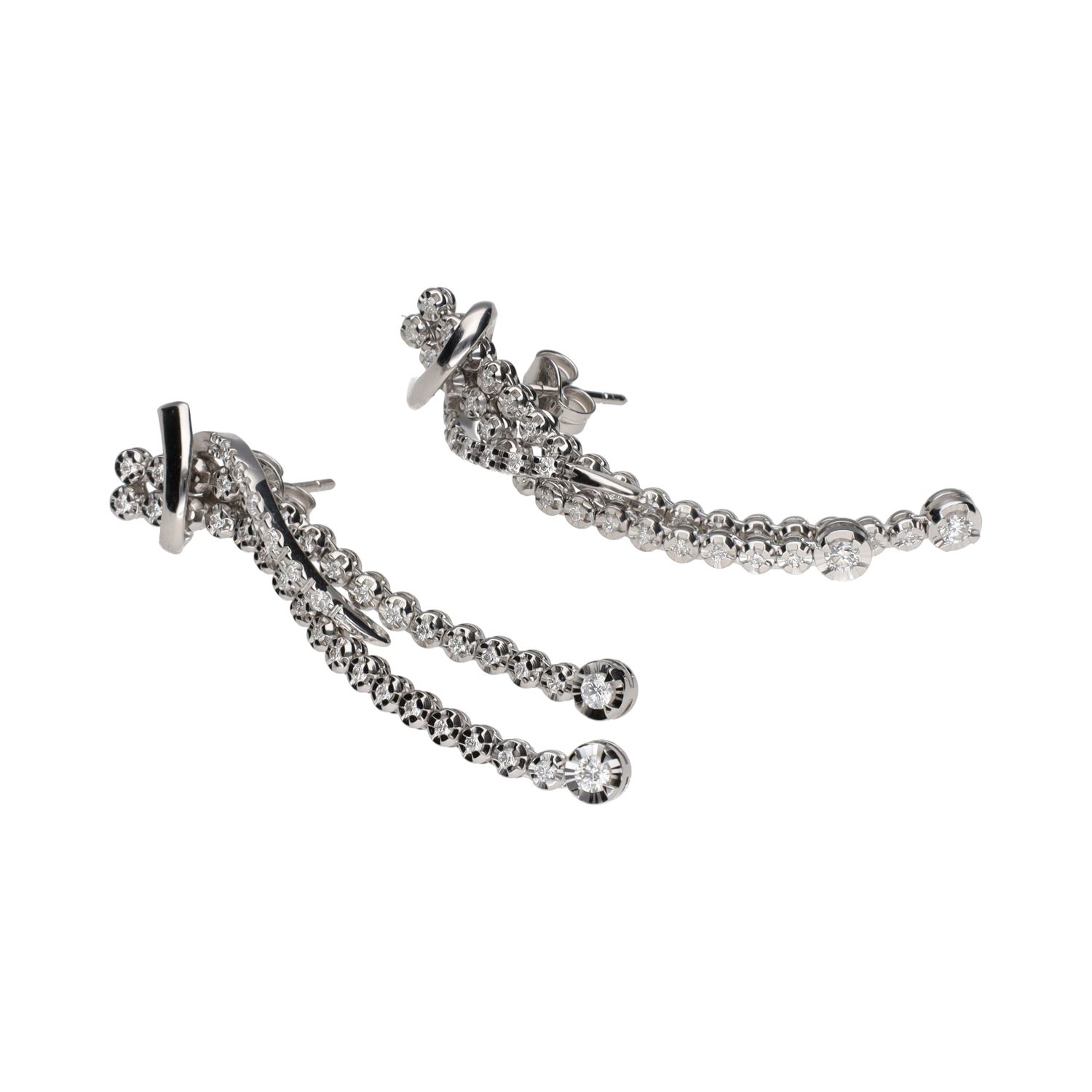 Pendientes en oro blanco con brillantes.