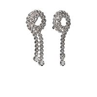 Pendientes en oro blanco con brillantes.