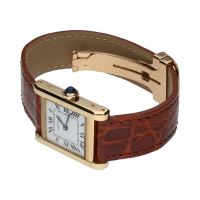 Tank en oro amarillo cuerda manual 23mm.   