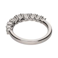 Sortija cintillo en oro blanco con brillantes. Talla 14.