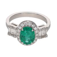 ANILLOS / SORTIJAS<BR>SORTIJA CON ESMERALDA CENTRAL Y DETALL...