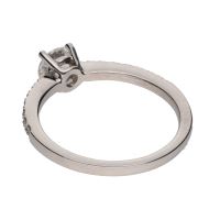 Solitario en oro blanco con brillante central 0,50ct . Talla 13.
