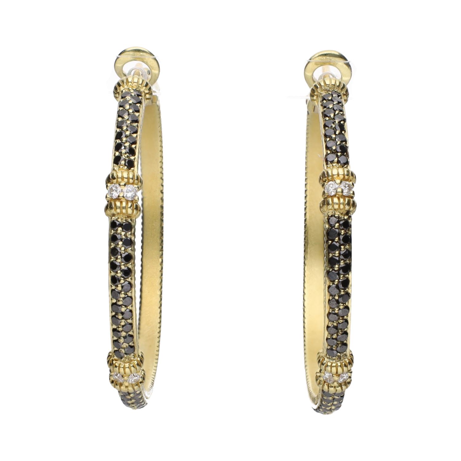 Pendientes argolla en oro amarillo con zafiros y brillantes.