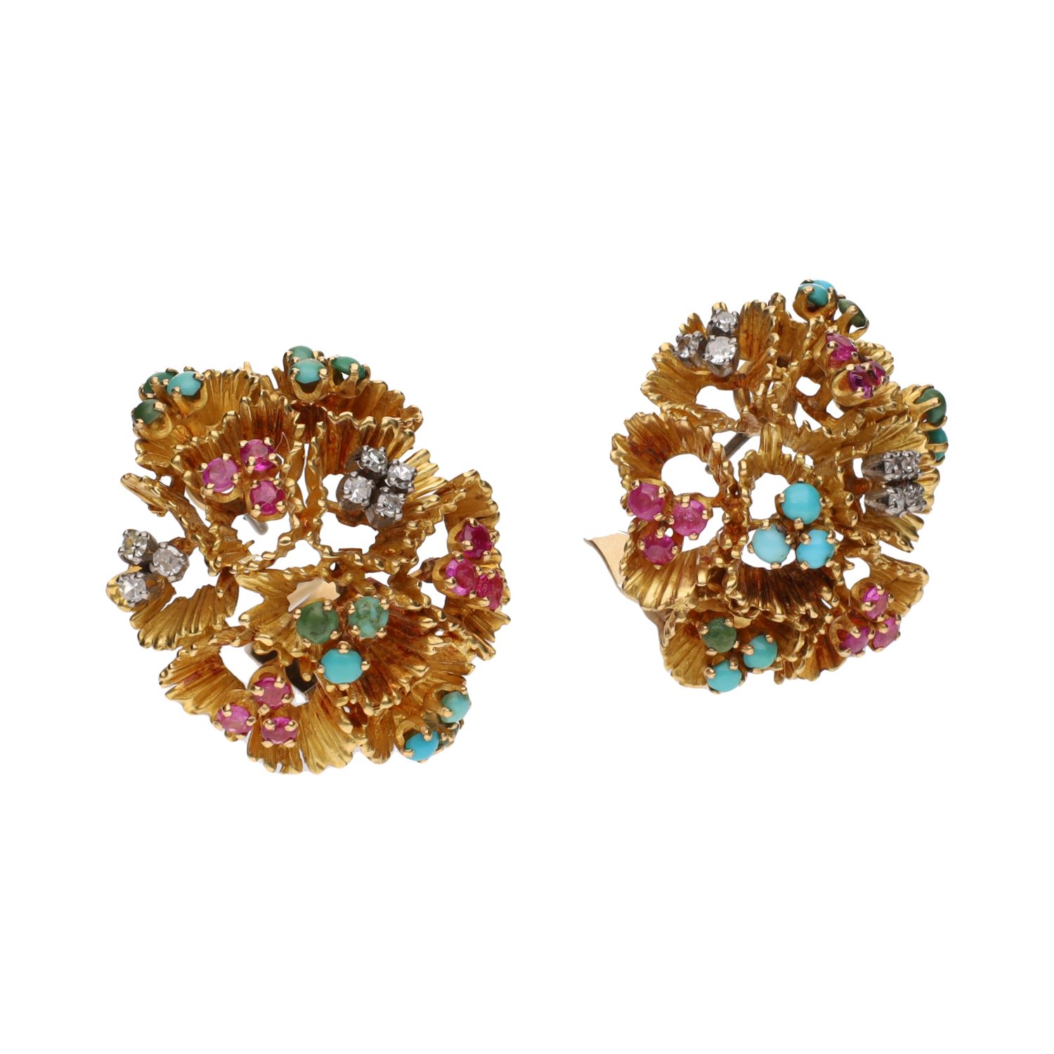 Pendientes en oro amarillo con turquesas, rubíes y diamantes.