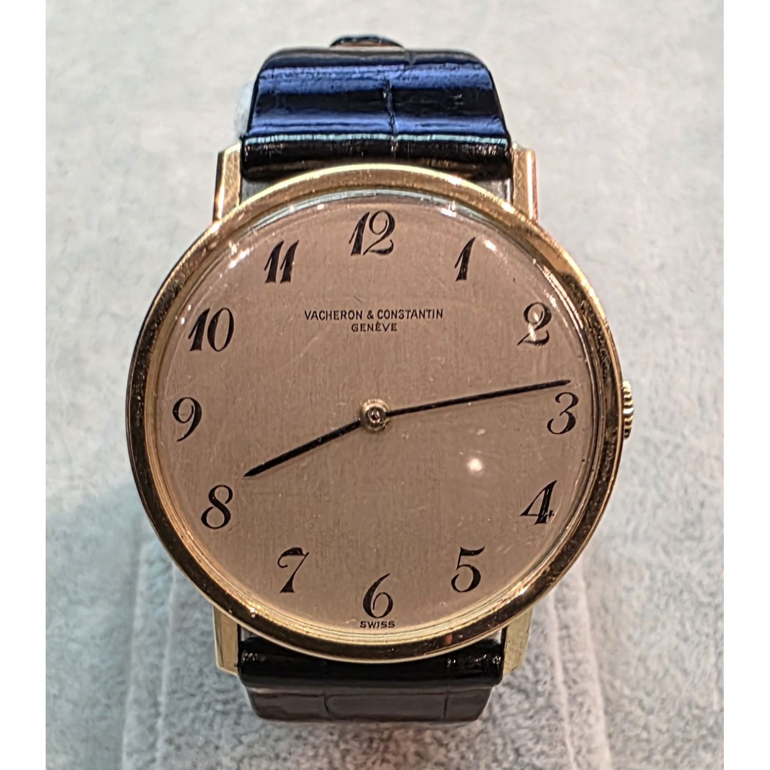 Clásico 7811 años 70s oro amarillo 33mm.  