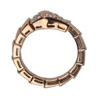 Sortija serpenti de bulgari en oro rosa con brillantes.