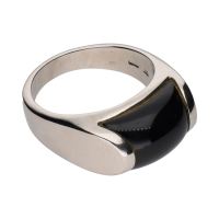 Sortija bulgari tronchetto en oro blanco y onix. Talla 55.