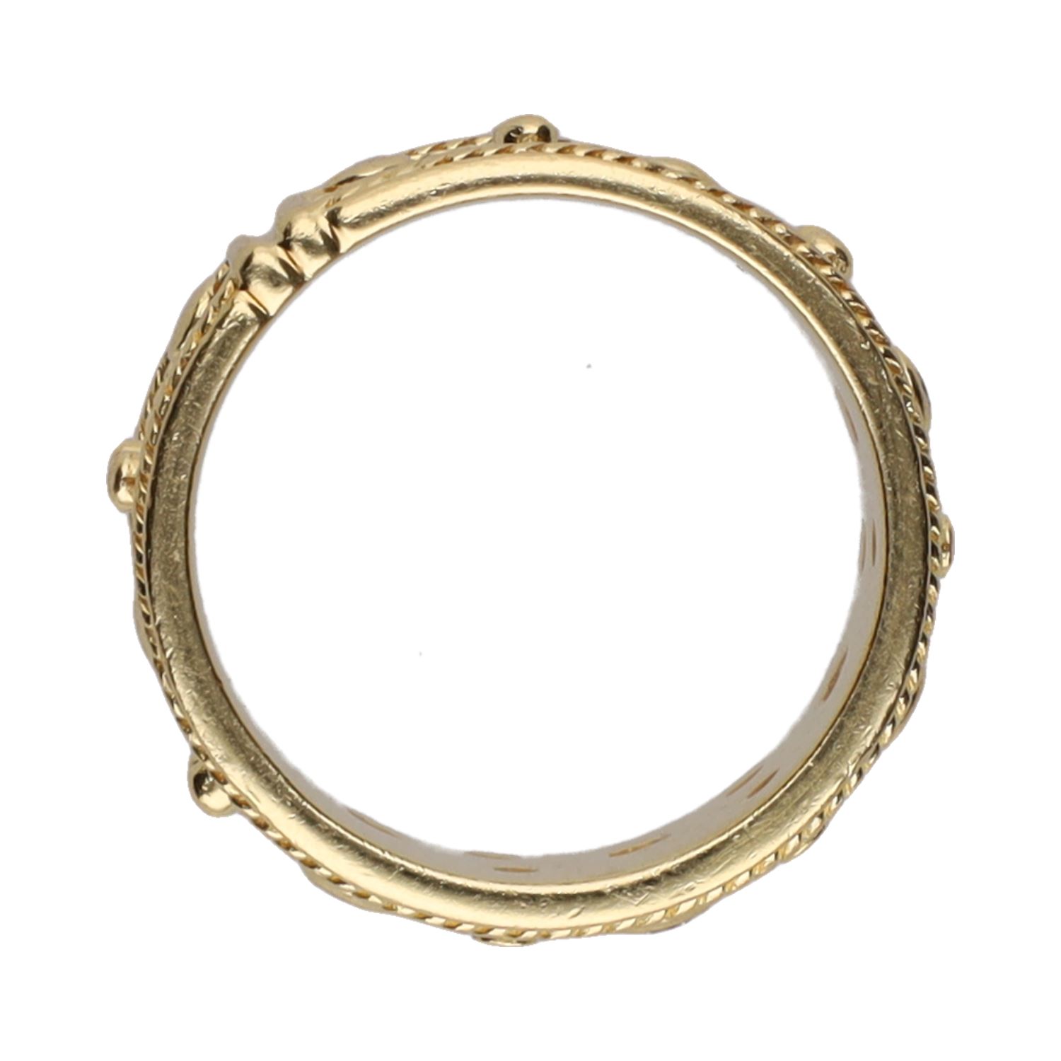 Sortija ancha en oro amarillo con brillantes. Talla 15.