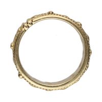 Sortija ancha en oro amarillo con brillantes. Talla 15.